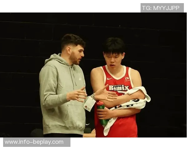 瀚森首节表现出色后被教练冷落状态明显提升令人担忧 瀚森首节表现出色后被教练冷落状态明显提升令人担忧