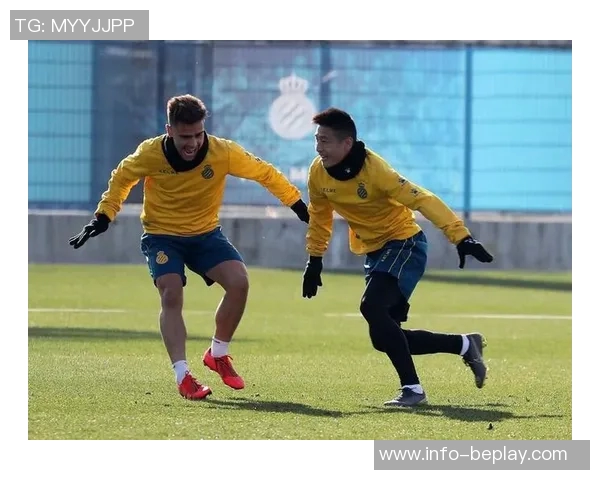 袁甲谈球队准入情况表示只要有继续参与的意愿问题不大