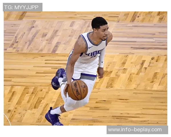 福克斯全能表现助力球队获胜16投9中贡献26分5篮板9助攻3抢断三分球命中率高